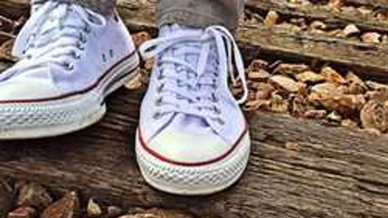 Így lesz a koszos tornacipő újra olyan, mint a vadiúj