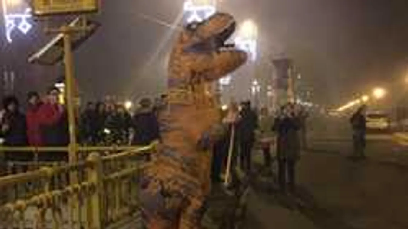 Furcsa lény tűnt fel Budapest utcáin szilveszterkor