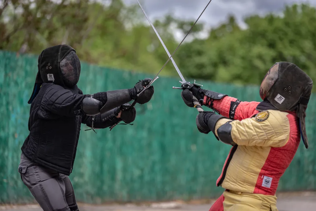 20200501_budapest_korona_majus1_varosliget_kard_SULY_Ripost_18