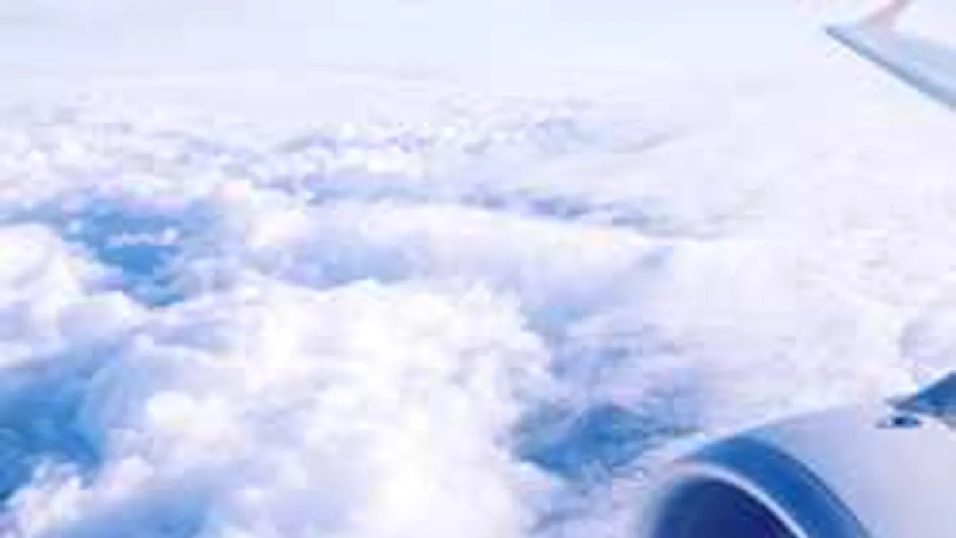 Rémálommá vált a repülés: durva dolog történt a magyar színésszel