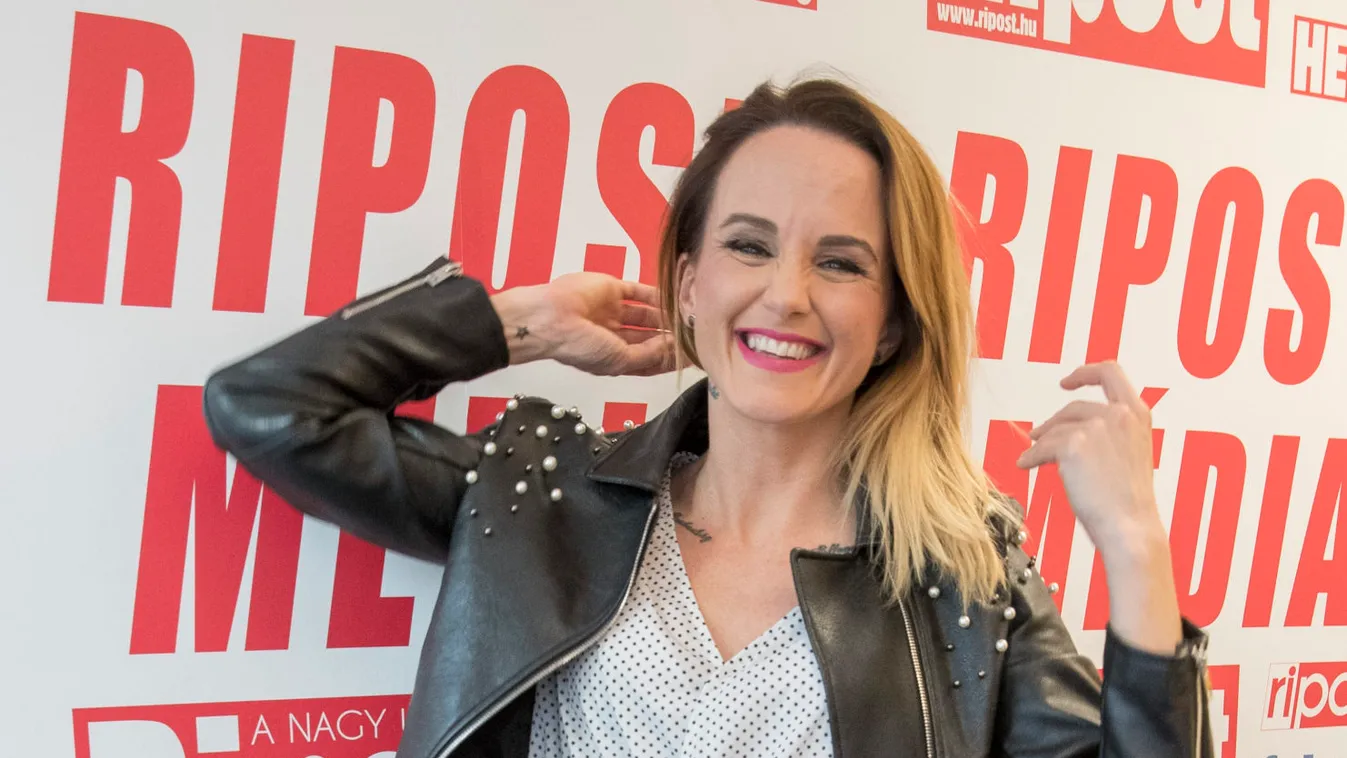 Több férfi is bearanyozza a magyar énekesnő mindennapjait