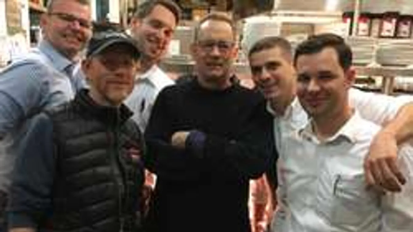 Ki nem találod, mit evett Budapesten Tom Hanks!