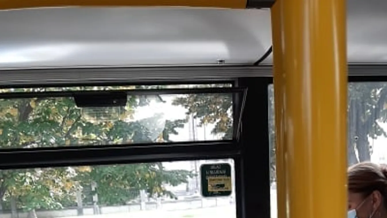 Elképesztő fotók: így védekeznek az emberek a Covid ellen a buszon, villamoson