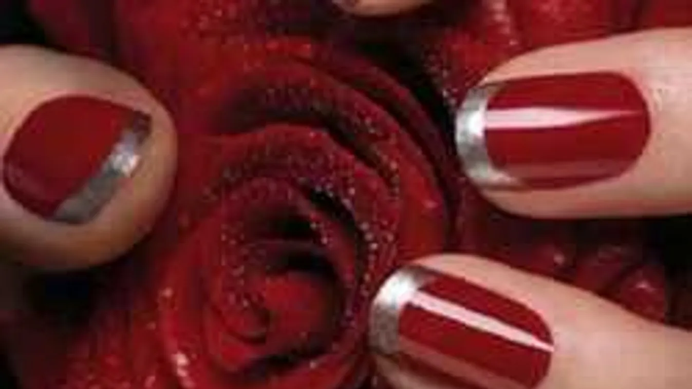 Megújult a francia manikűr: teljesen bezsongtak tőle a nők