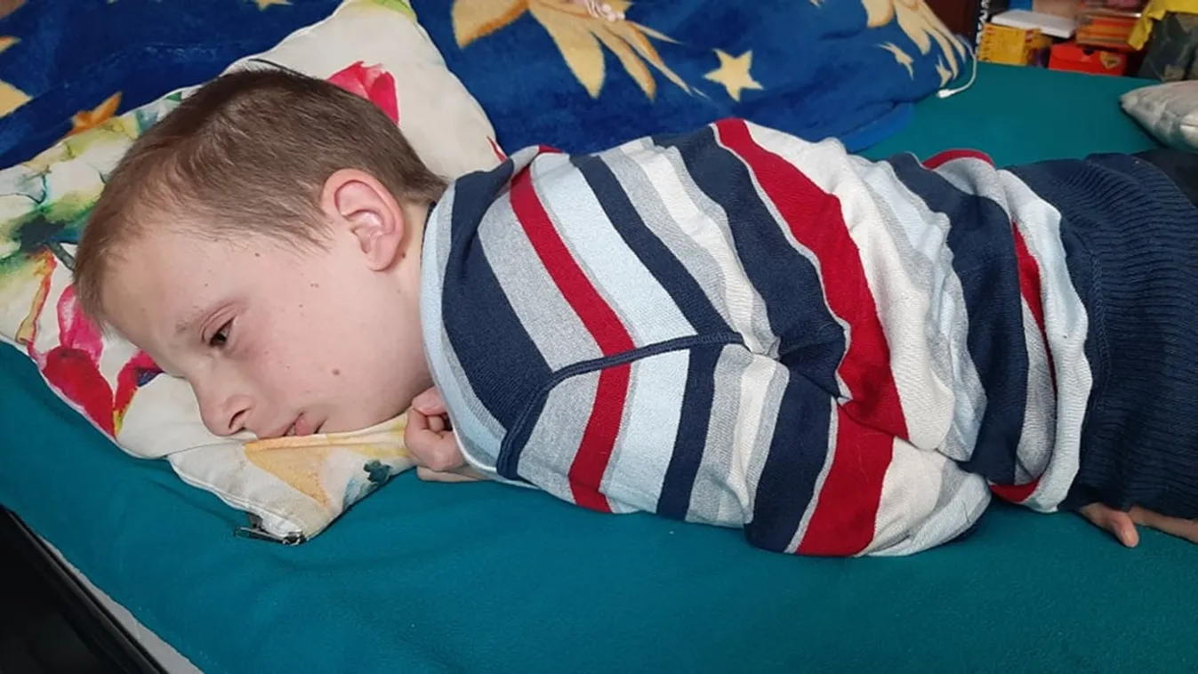 Összeszorul a szív: nem hiszed el, hol találtak agresszív daganatot a magyar fiú testében