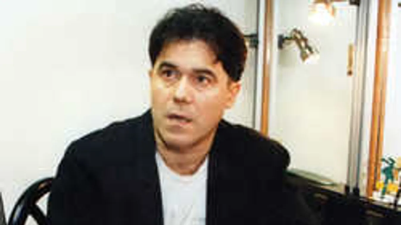 Sosem látott fotó került elő Gáspár Sándorról!