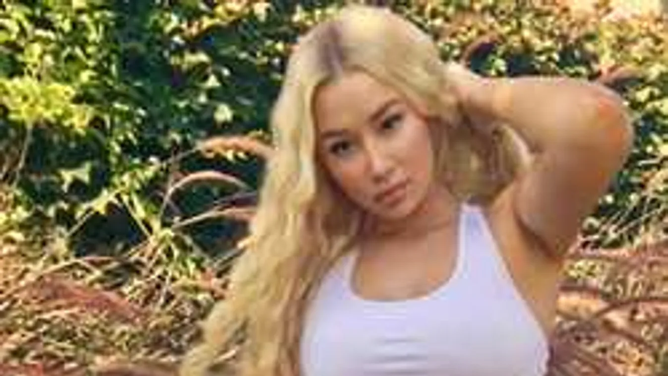 Óriási a botrány, kiszivárogtak a dögös bombázó pucér fotói