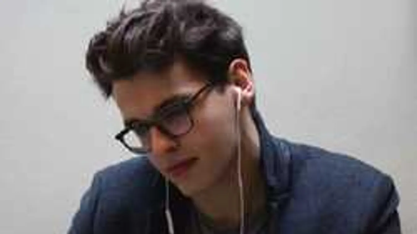 Ez történik a tinikkel, amikor beszippantja őket az internetes pornó