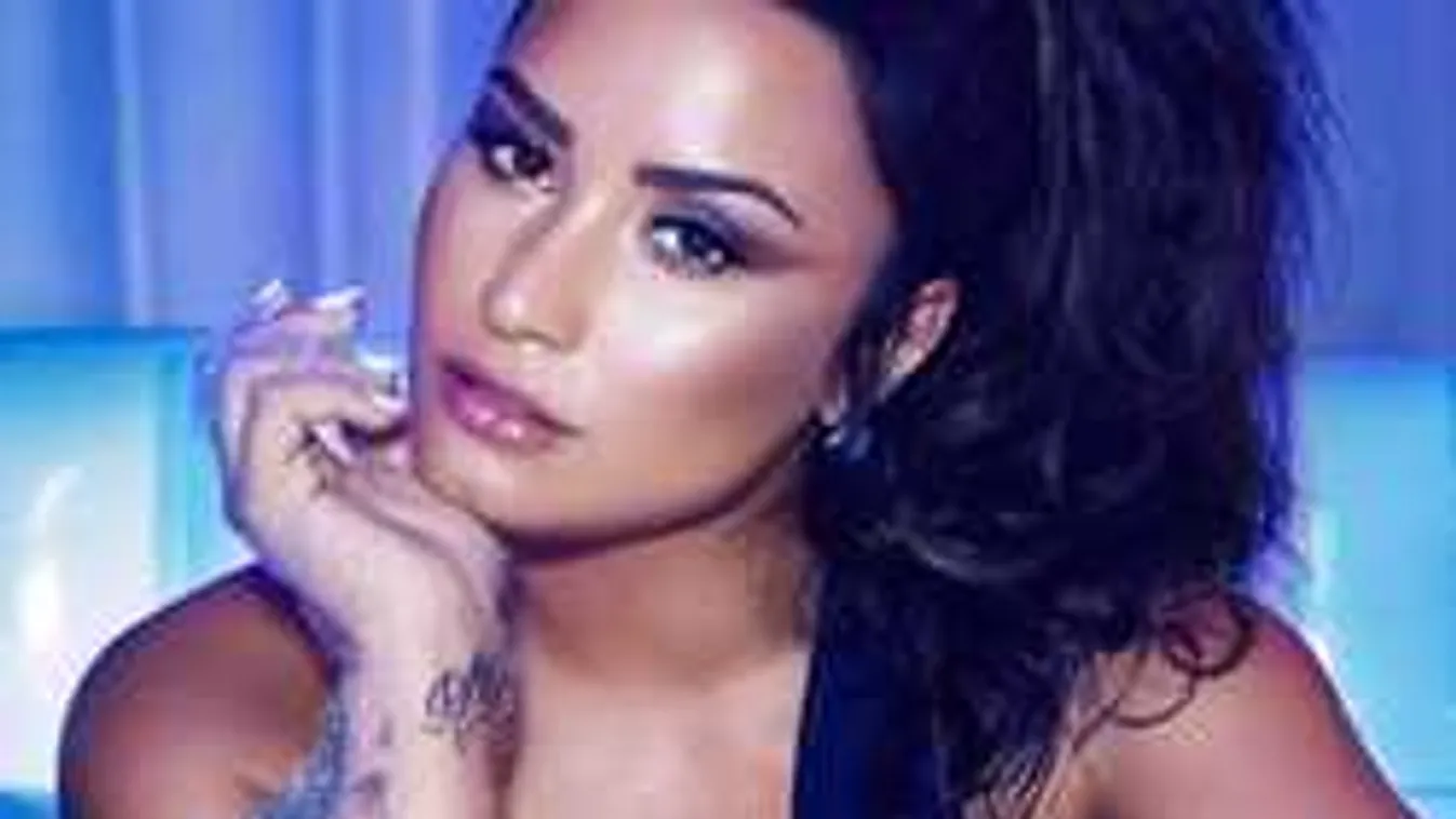 Rossz hírt közölt rajongóival a fiatal énekesnő, nem lesznek koncertek