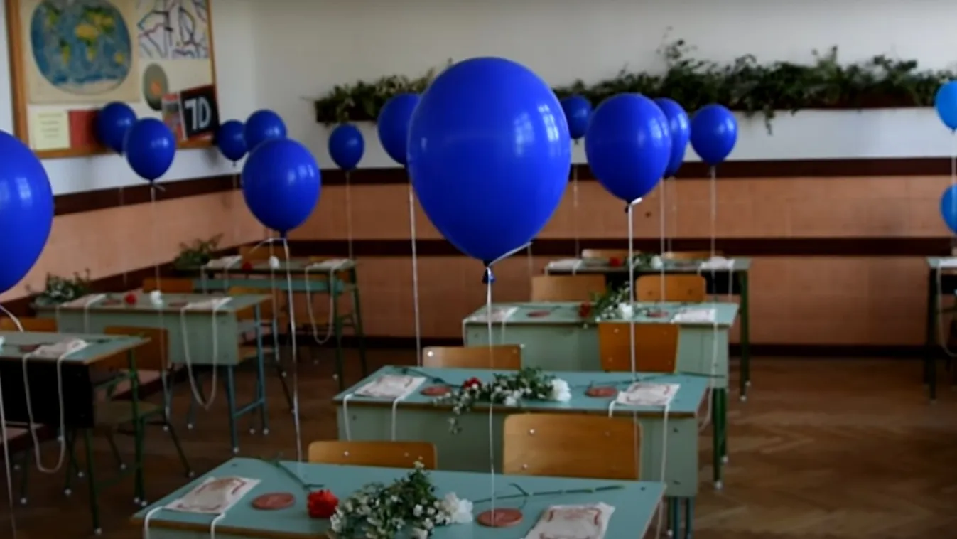 Lufik az üres padokon: megható volt a pesti gimnázium formabontó ballagása – videó