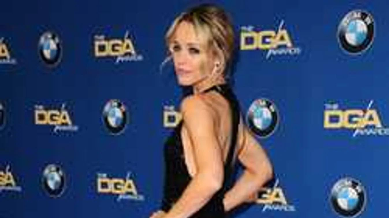 Nem semmi: elképesztő fotót posztolt melleiről a sztármami