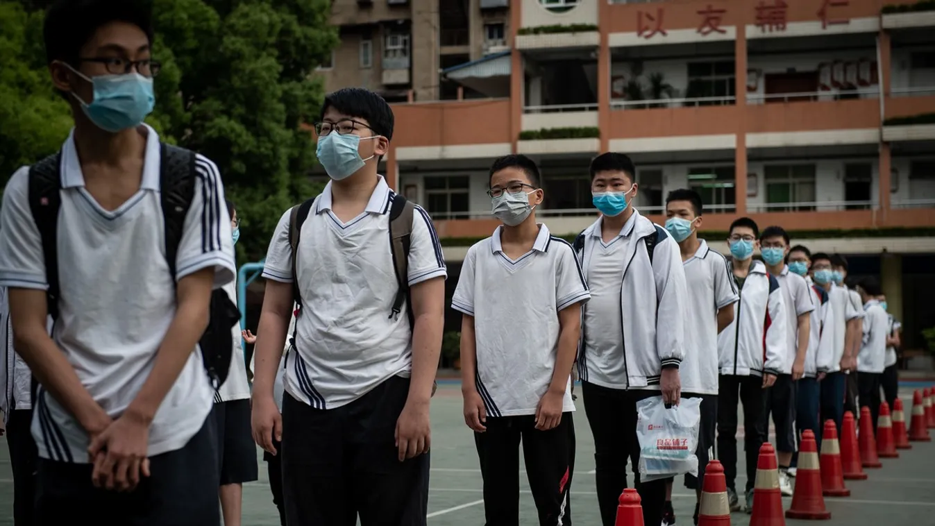 70 Thousands Junior Graduate Students Go Back To School In Wuhan