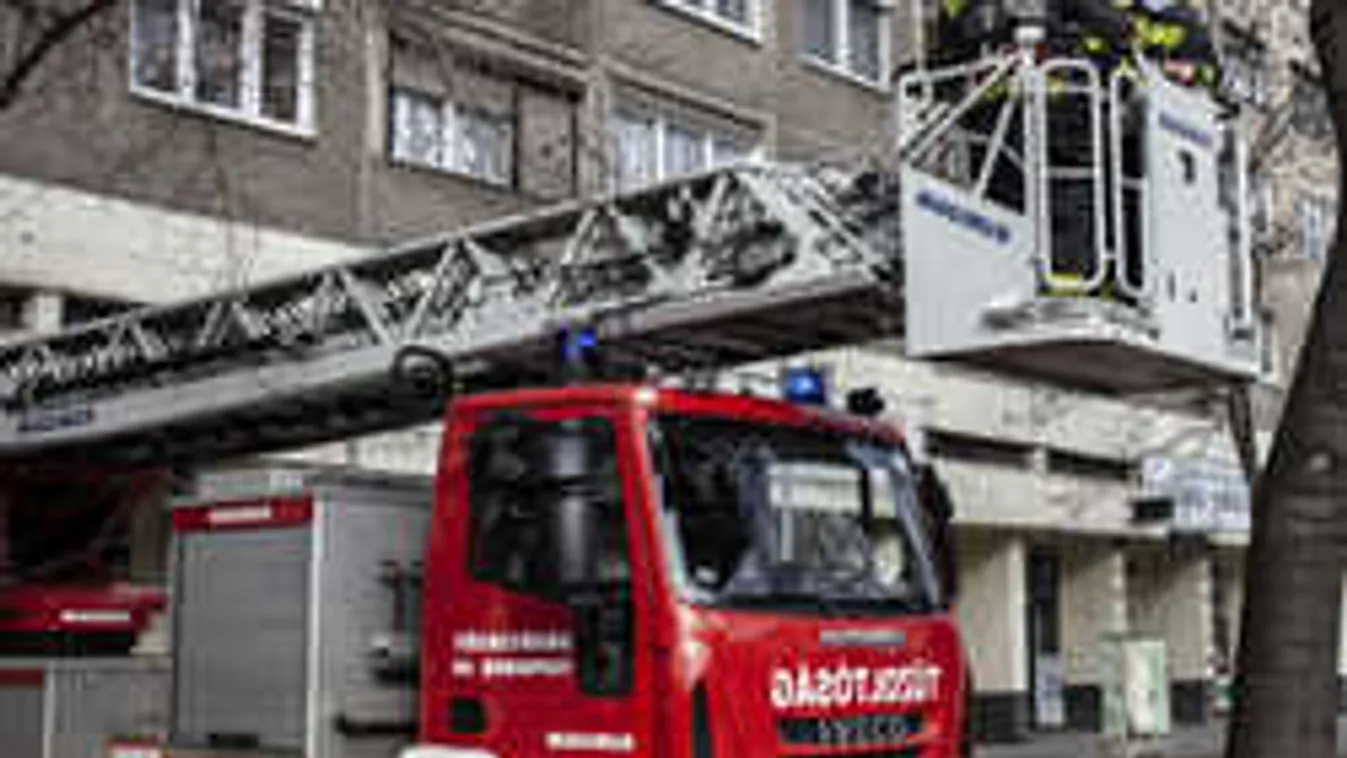 Kizárta egy 16 hónapos gyerek a nagyit a lakásból