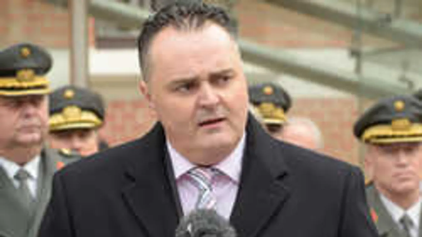 Katonákat vezényeltek a határra az osztrákok