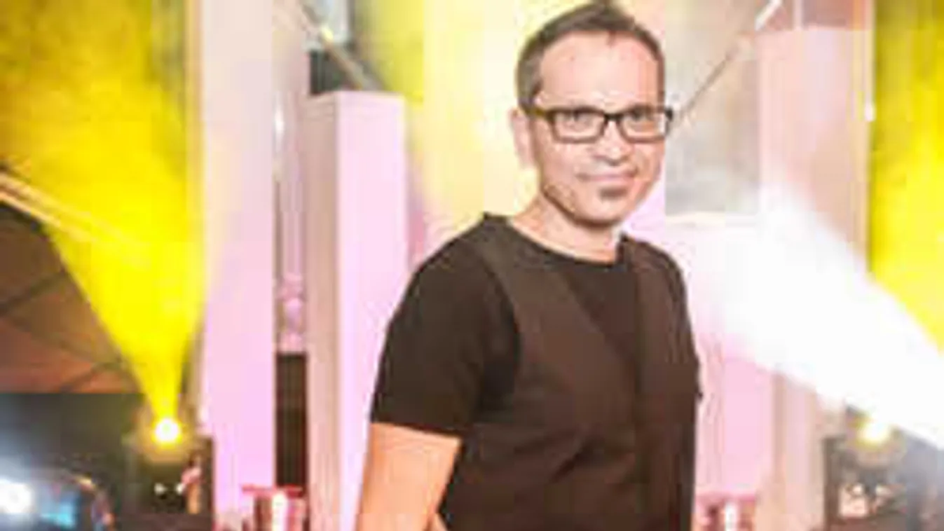 Forró csókcsata: Új szerelmével romantikázott a népszerű magyar zenész