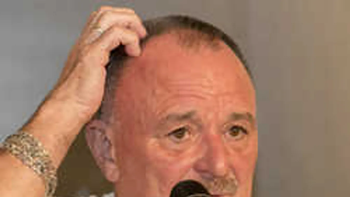 Tinilányok tesznek szexuális ajánlatot Nagy Ferónak