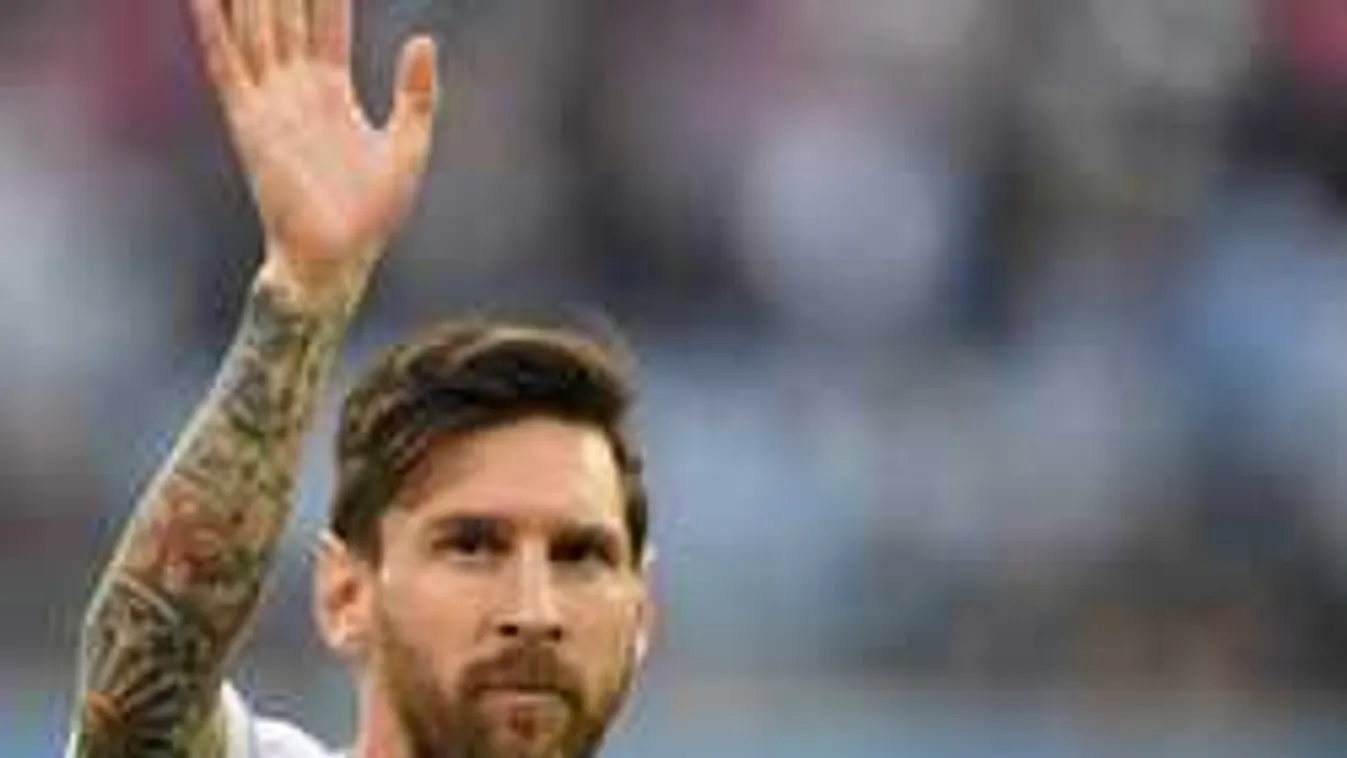 Hoppá, jó barátja feleségével nyaral Lionel Messi