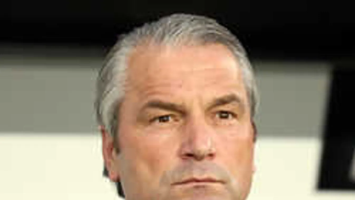 Storck csak az egyik állását tarthatja meg