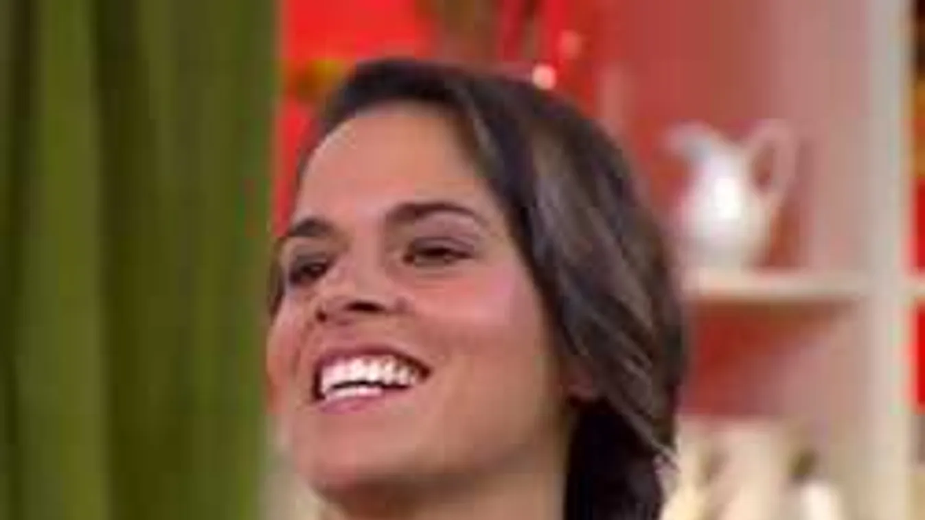 Megmutatta pocakját a várandós magyar sztár!