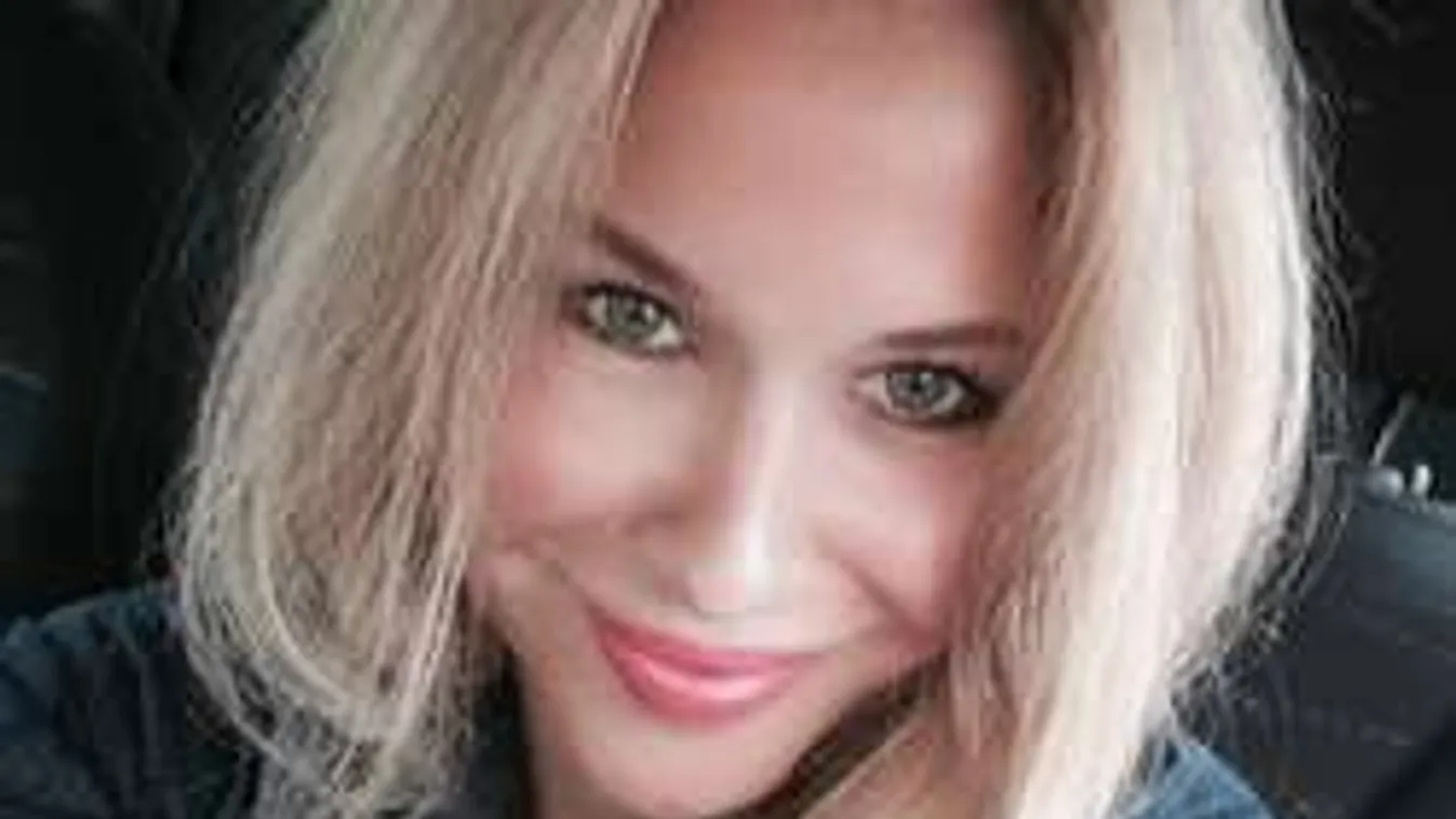 Tangás fenekével kíván szép hetet nekünk a magyar énekesnő