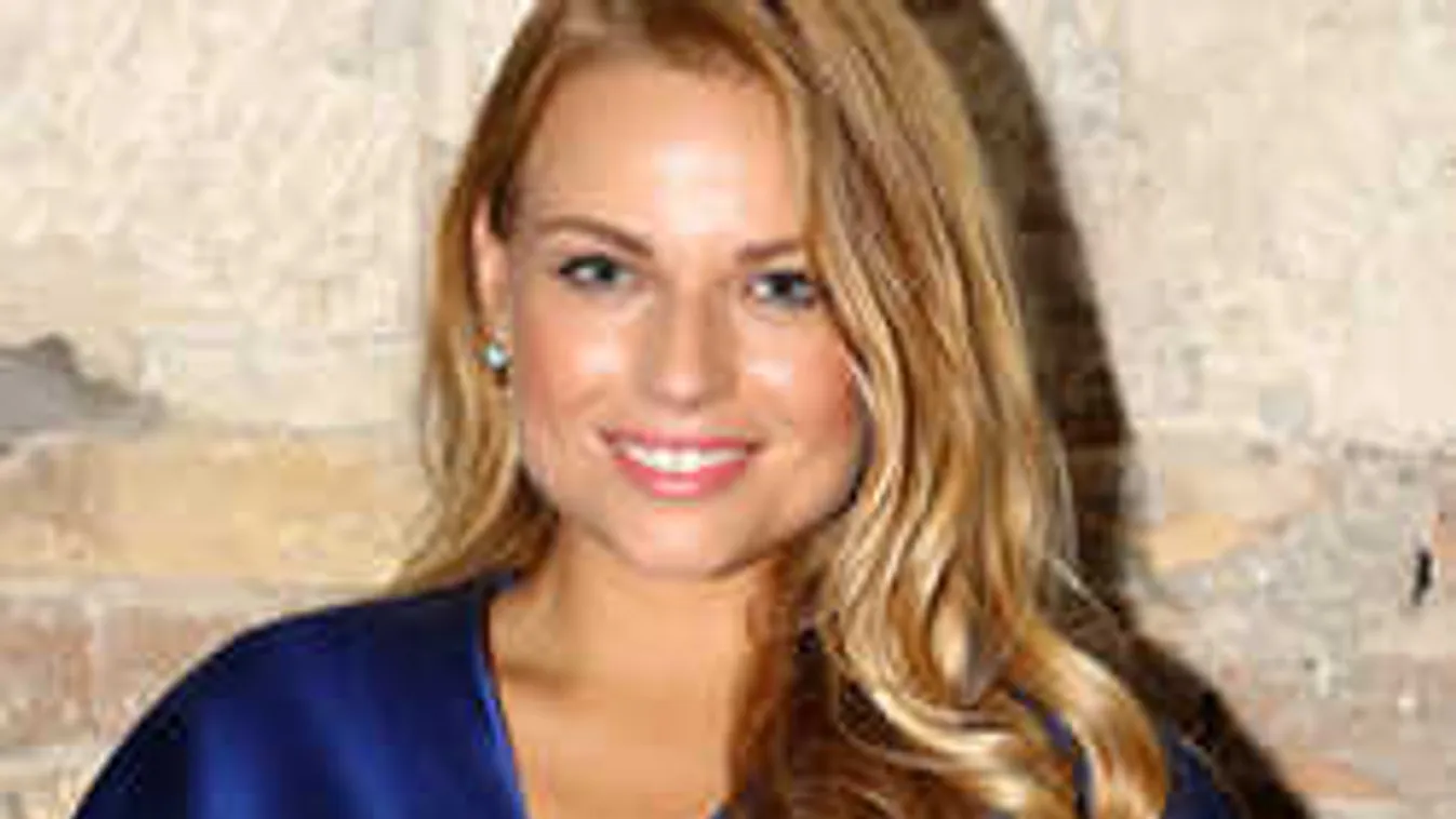 Cserpes Laura levetkőzi gátlásait a Sztárban Sztárban