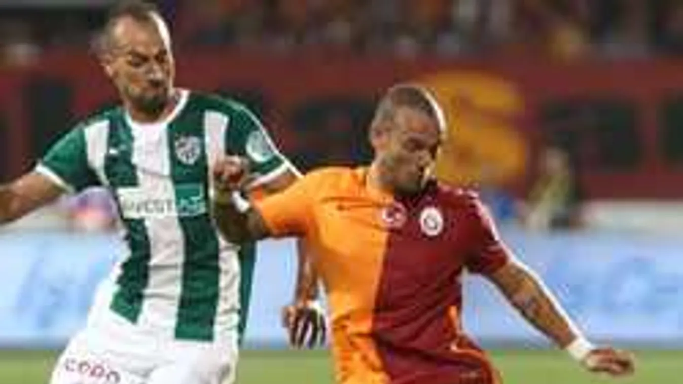 Videón a sztársportoló őrjöngése, mindenki a részeg focistáról beszél