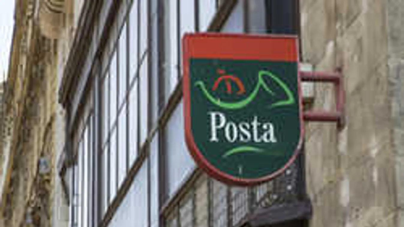 Hajtóvadászat: fegyverrel rabolhatták ki a postát Győrben