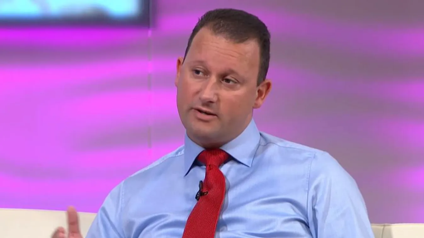 Így keres hölgytársaságot a magyar valóságshow-szereplő