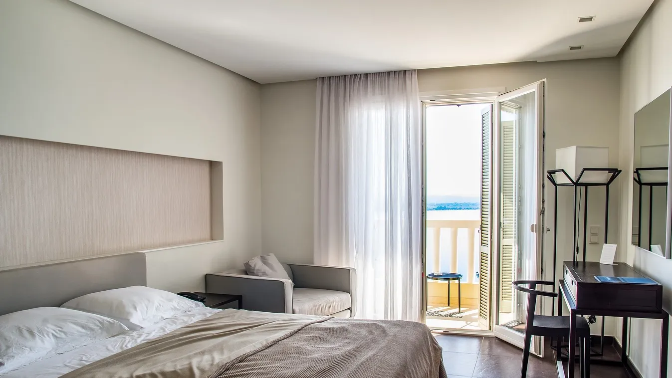 Horror a hotelben: meztelenül zuhant ki a gyönyörű modell a huszadik emeletről