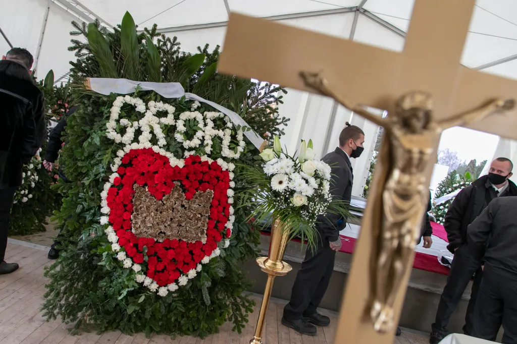 Nagy Grófo idő előtt hunyt el, csupán 49 éves volt.