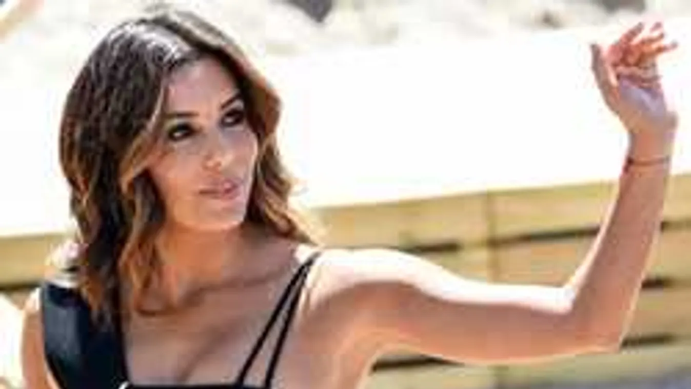 Bugyit villantva gálázott a 44 éves sztáranyuka, lefotózták