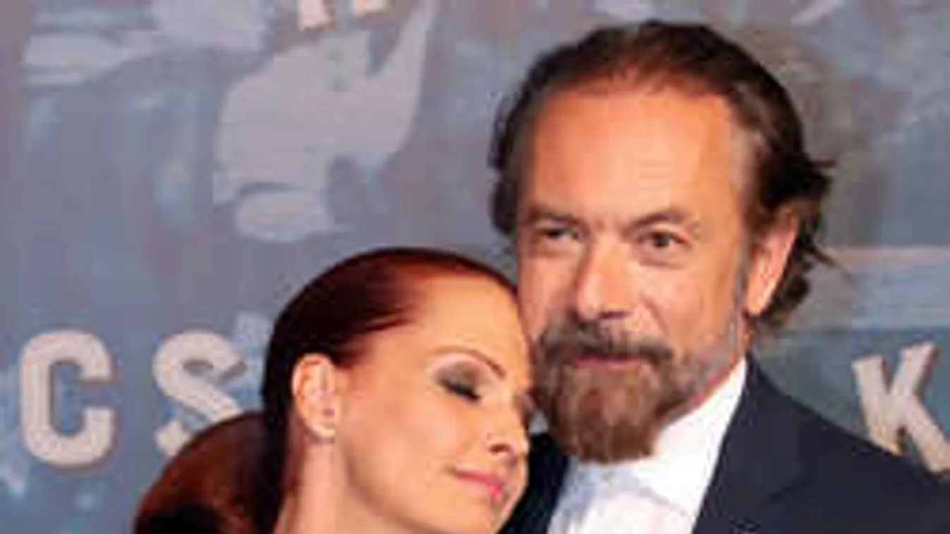 Megmutatta formás idomait Dobó Kata