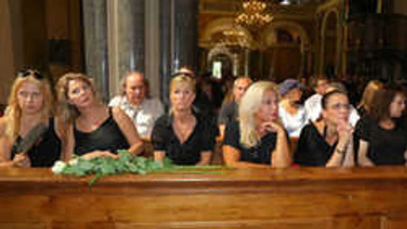 Íme, az első fotók, így búcsúznak barátai Orbán Józsitól!