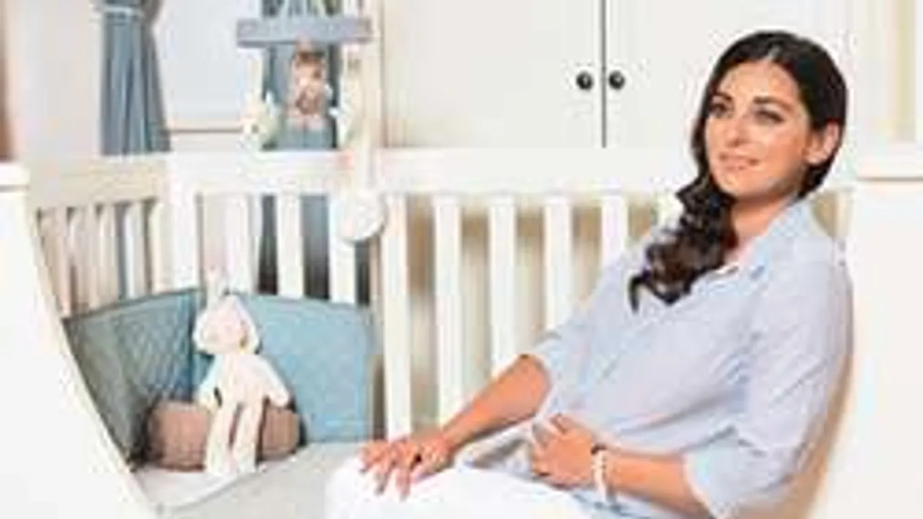 Boggie a HELLO!-nak mutatta meg gömbölyödő pocakját