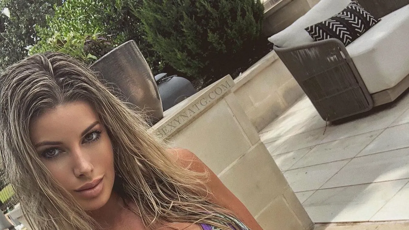 Hatalmas keblek, mellbimbókat villantott a vadóc színésznő