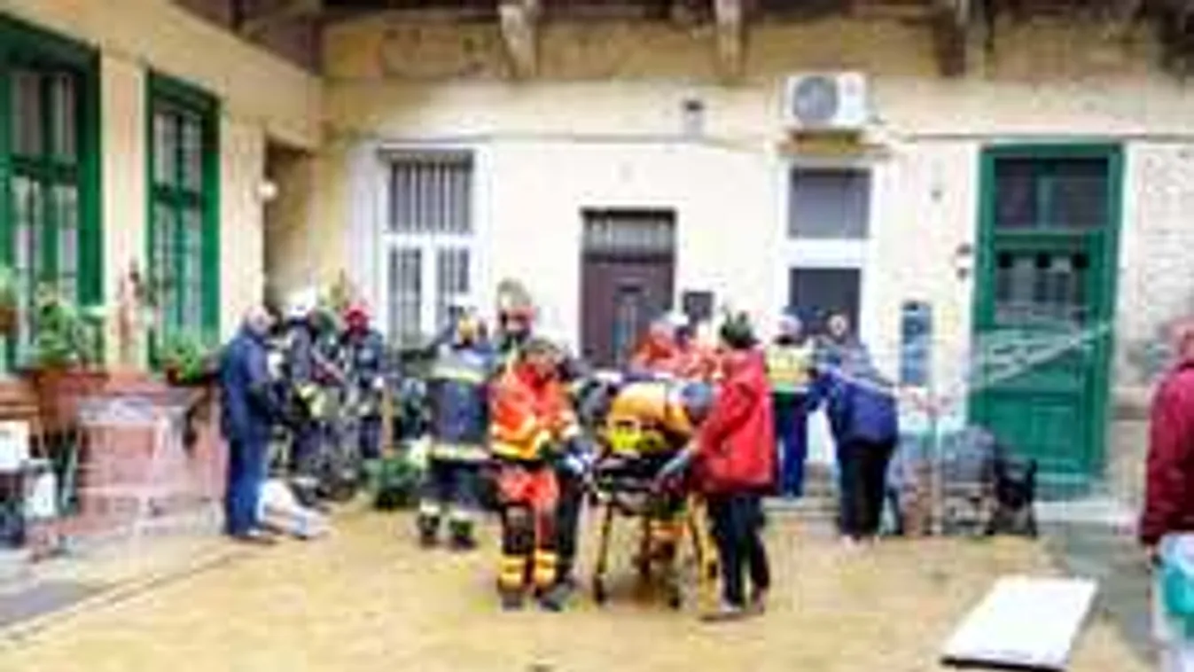 Váratlanul megnyílt a föld István alatt: métereket zuhant a gyanútlan férfi