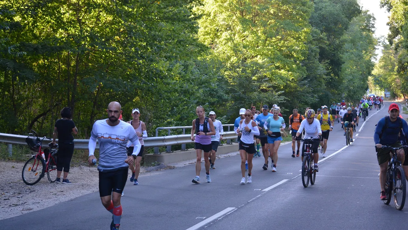 Drámai részletek, mentő vitte kórházba a futónő gázolóját