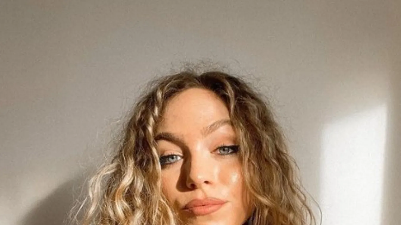 „Azt hittem, nekünk annyi” – Durva autóbalesetet szenvedett a magyar énekesnő