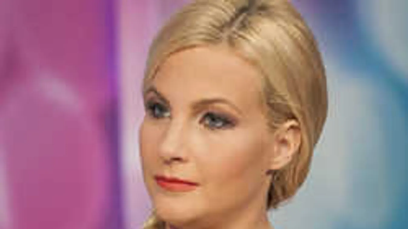 Váratlan hívás szakította félbe Várkonyi Andrea műsorának felvételét!