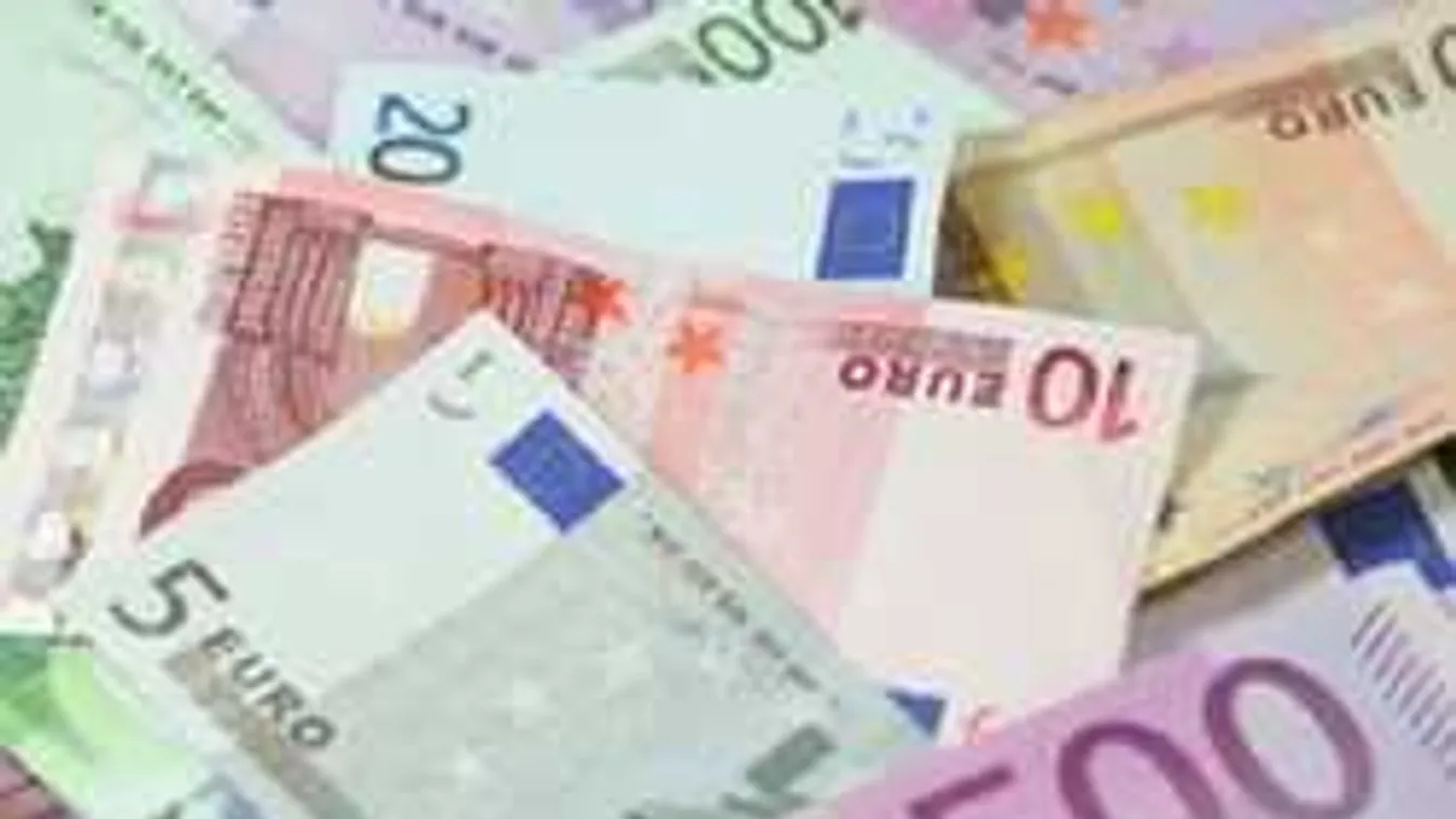 Eszméletlen, mit rejtett a szerencsétlen algériai migráns bőröndje