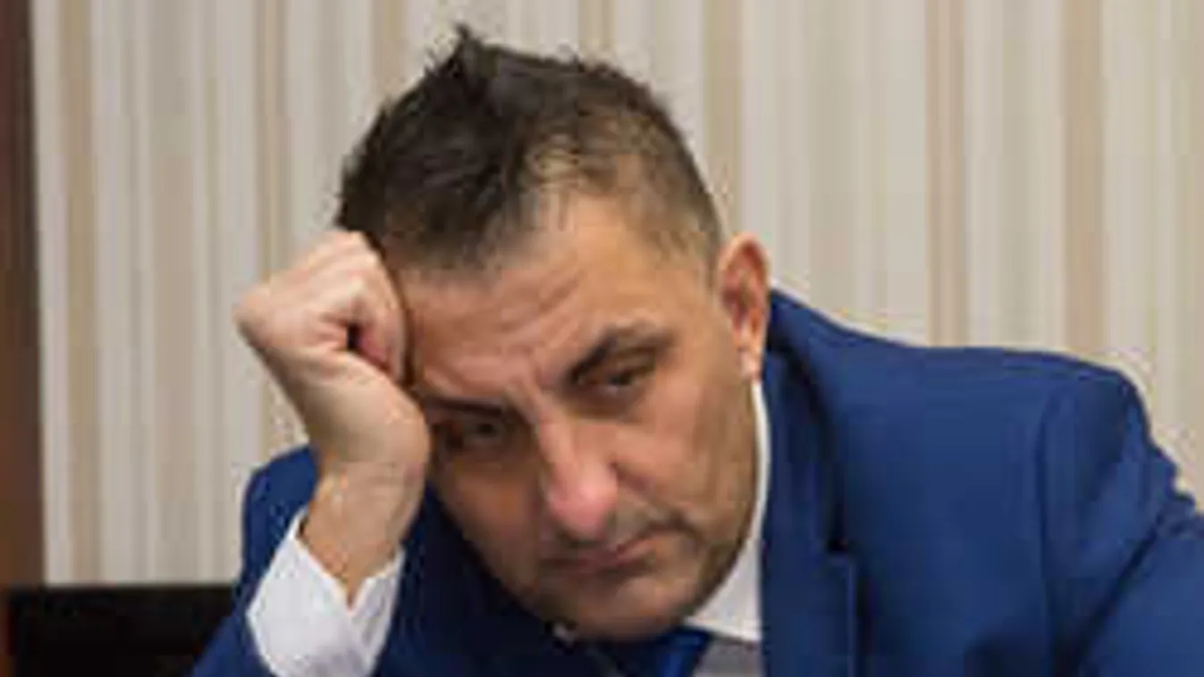 A kutyának sem kell a Győzike-villa