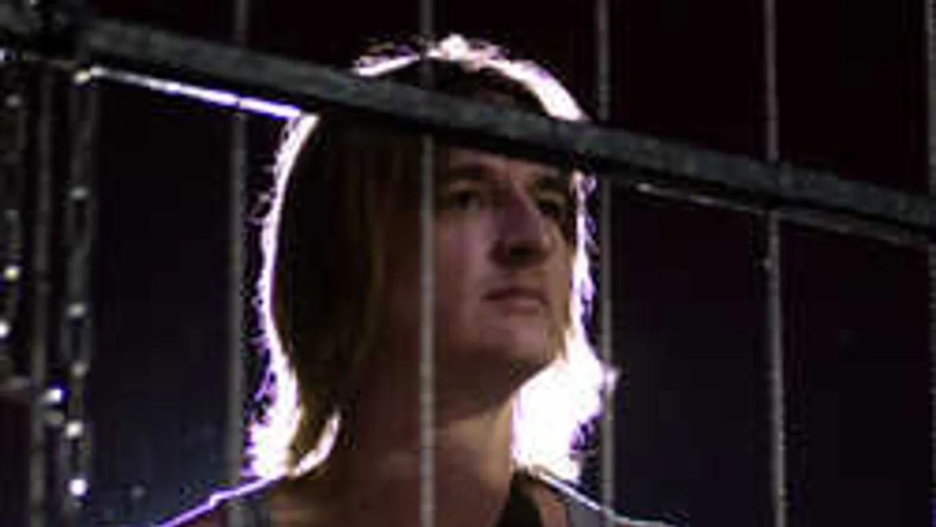 Rács mögé került a magyar sztárzenekar!