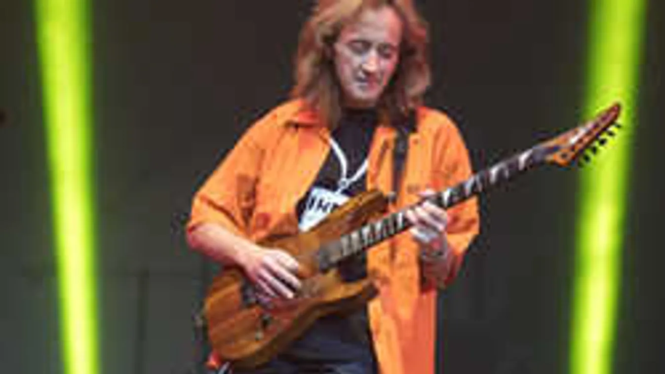 Megtudtuk, így temetik el az Irigy Hónaljmirigy sztárját