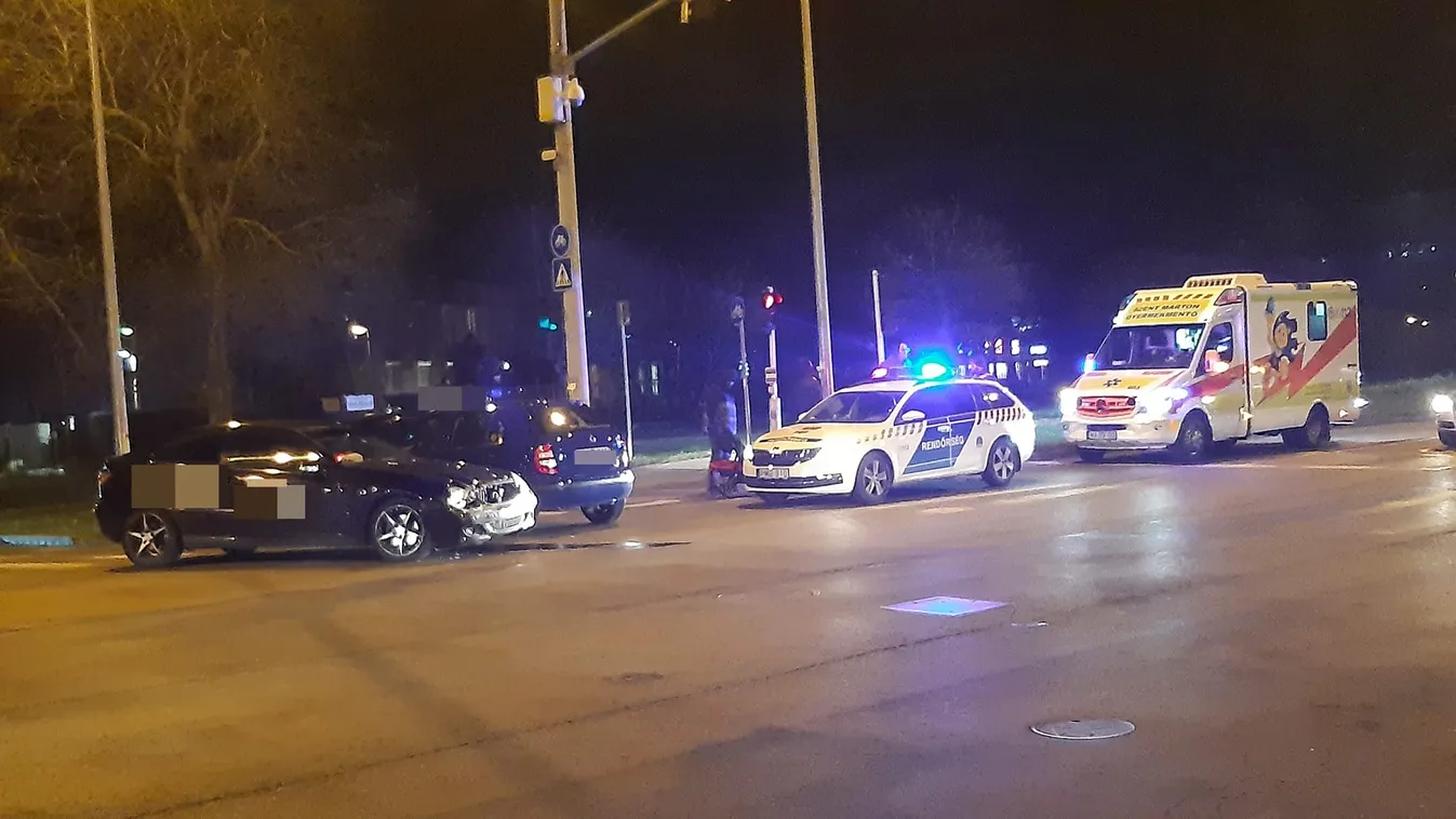 Nagy erővel vonultak a mentők a Sibrik Miklós útra: egy csecsemő is ült a karambolozó autóban