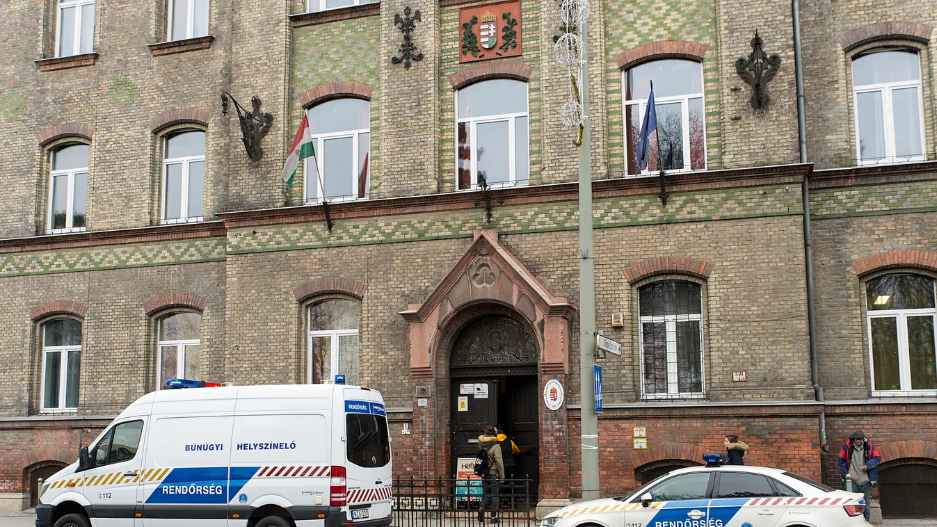 Borzalmas részletek derültek ki a győri tanár megkéseléséről