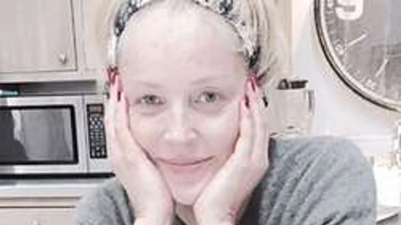 Smink nélkül felismerhetetelen a szépséges hollywoodi színésznő