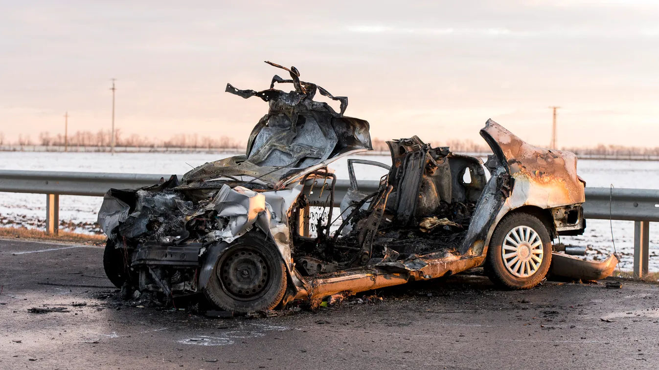 Két gyermek is meghalt a győri horrorbalesetben – brutális helyszíni fotók