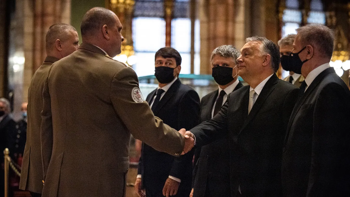 Orbán Viktor: Ha baj van, a hazánkat nekünk kell megvédeni – videó