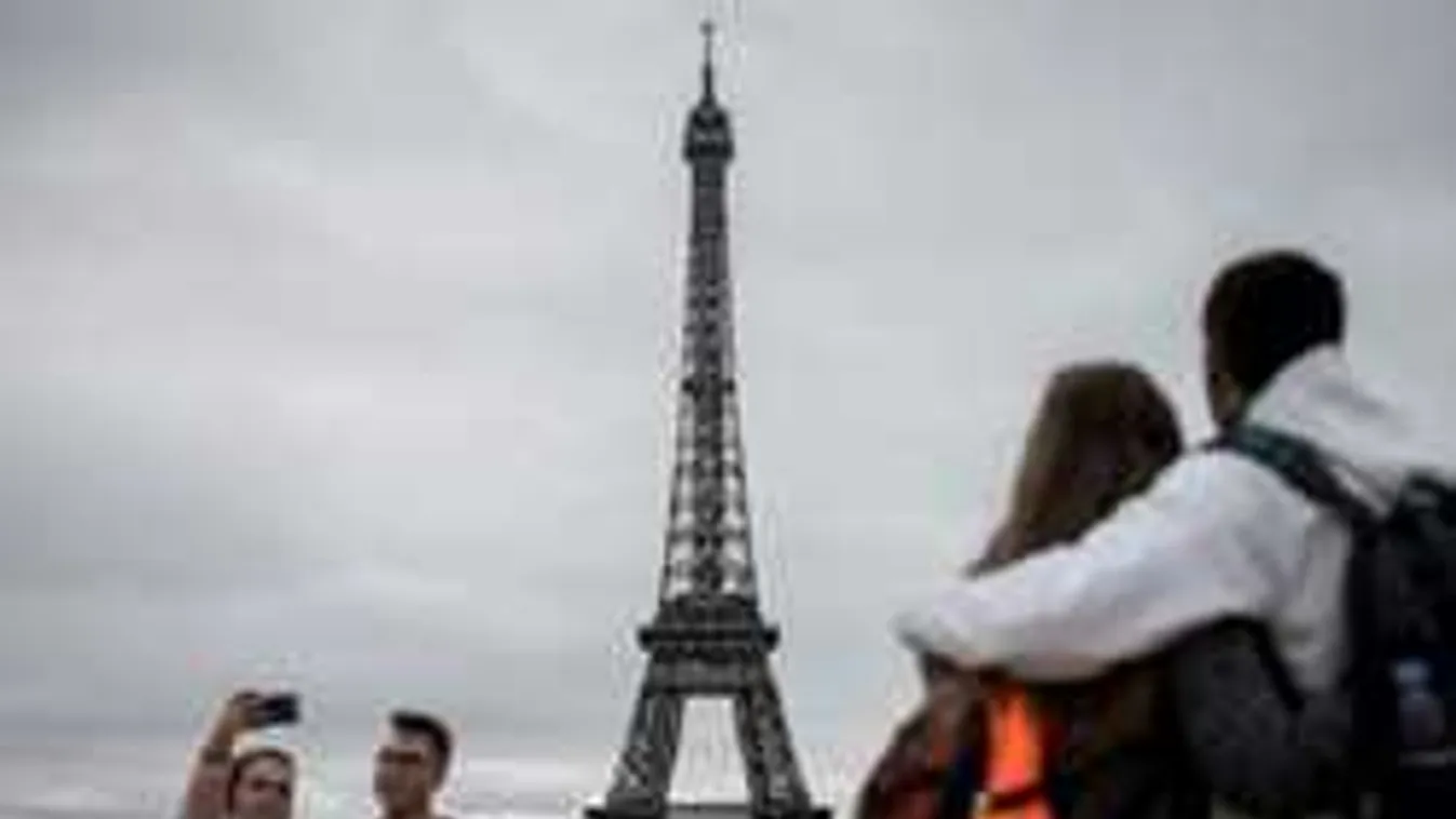 Megdöbbentő,1,5 millió turista mondta le Párizsi útját