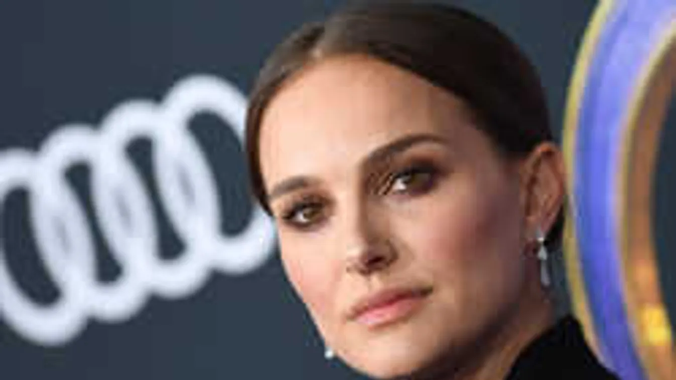 Egy idősebb, ijesztő sztár zaklatta tinédzserkorában Natalie Portmant